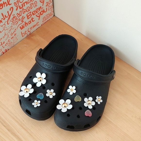 Crocs black daisy clogs - Picture 1 of 10